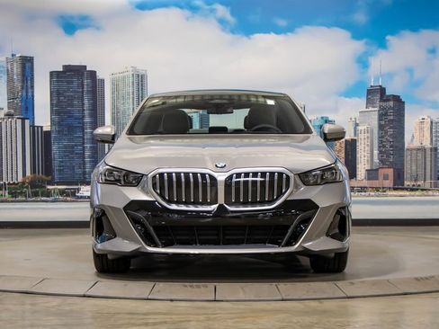 New 2026 BMW 530i xDrive w/ M Sport Package image 3