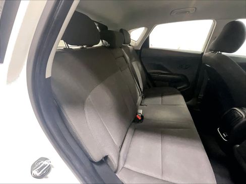 Used 2024 Hyundai Kona SE image 16