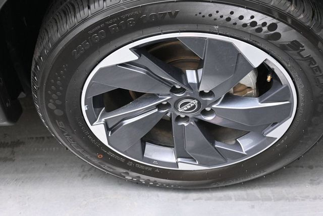Used 2024 Nissan Rogue SV FWD image 31