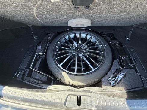 Used 2015 Lexus LS 460 AWD w/ F Sport Package image 33