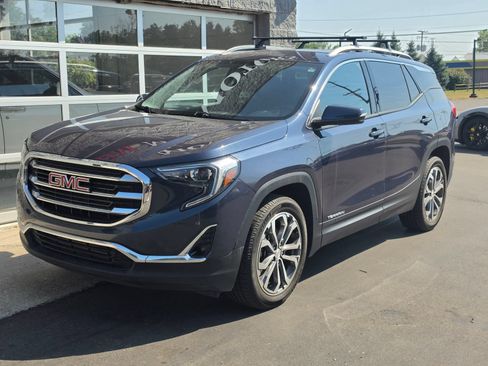 Used 2019 GMC Terrain SLT w/ Preferred Package AWD/4WD image 1