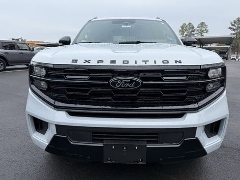 New 2026 Ford Expedition Platinum image 8