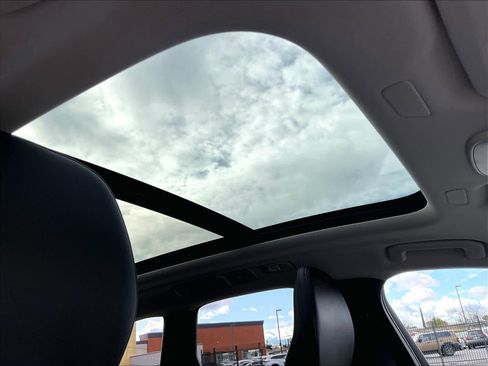 Used 2025 Volvo XC60 B5 Core image 25