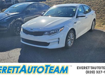 Used 2018 Kia Optima LX w/ 17" Alloy Wheels Package