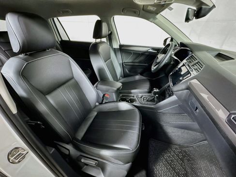 Used 2023 Volkswagen Tiguan SE AWD/4WD image 27