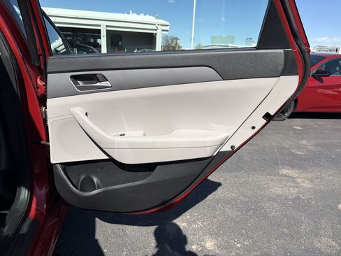 Used 2018 Hyundai Sonata SE FWD image 22