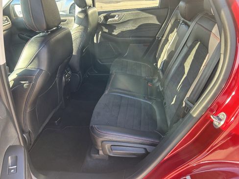 Used 2022 Ford Escape SEL w/ SEL Stealth AWD Package image 17