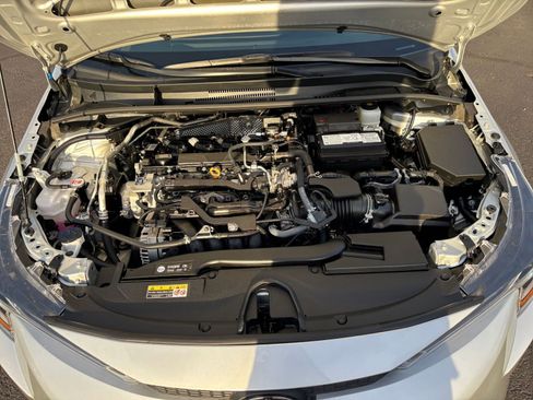 Used 2025 Toyota Corolla LE image 31