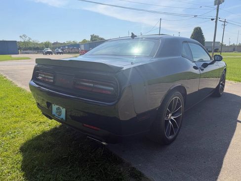 Used 2018 Dodge Challenger R/T Scat Pack w/ Leather Interior Group RWD image 5
