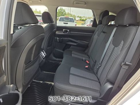 Used 2023 Kia Sorento LX FWD image 11