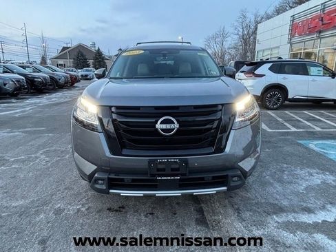 Used 2023 Nissan Pathfinder SL w/ Lighting Package (N92) image 8
