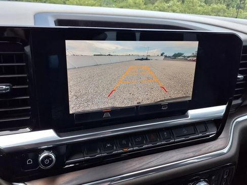 Used 2022 GMC Sierra 1500 SLT image 32