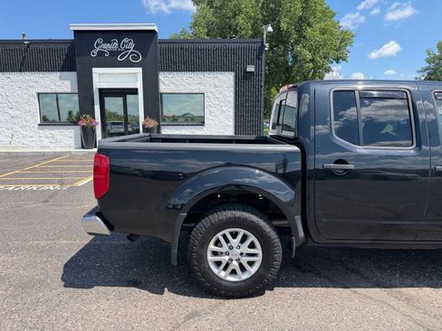 Used 2019 Nissan Frontier SV AWD/4WD image 4
