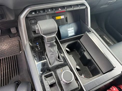 Used 2023 Toyota Sequoia Platinum AWD/4WD image 15