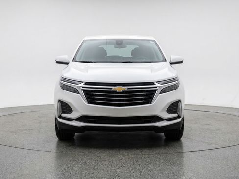 Used 2025 Chevrolet Equinox LT FWD image 2