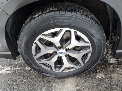 Used 2019 Subaru Forester Premium image 29