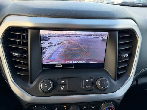 Used 2023 GMC Acadia SLE FWD image 24