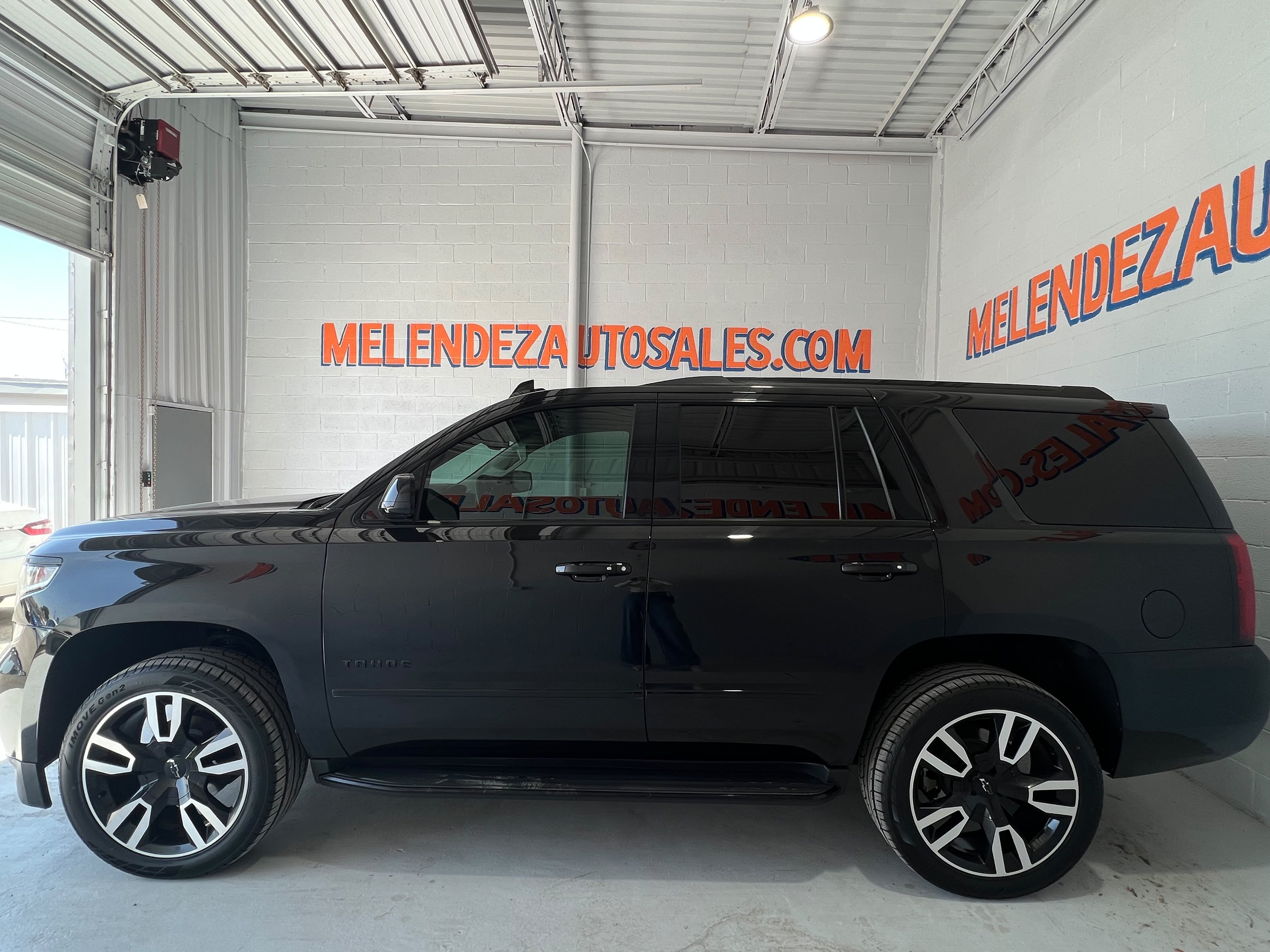 Used 2020 Chevrolet Tahoe Premier RWD image 2