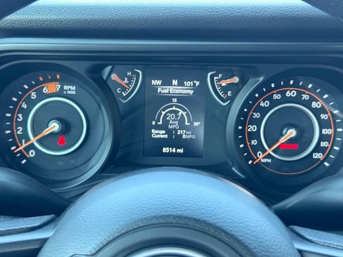 Used 2025 Jeep Wrangler Sport AWD/4WD image 13