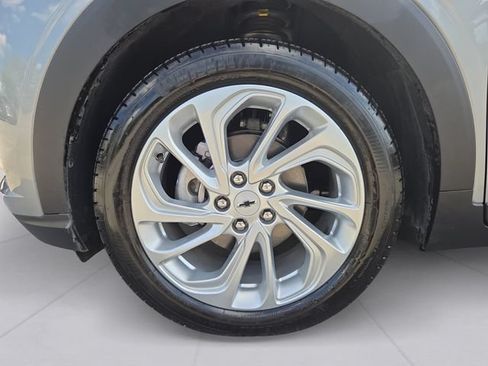 Used 2027 Chevrolet Bolt LT w/ LPO, All-Weather Package FWD image 9