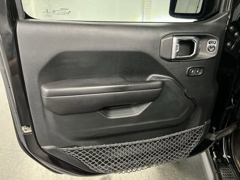 Used 2018 Jeep Wrangler Unlimited Sport AWD/4WD image 21