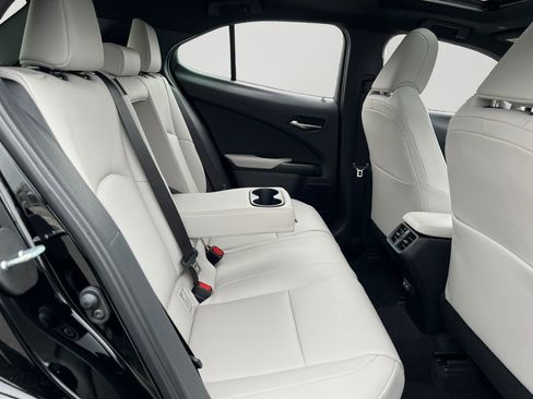 New 2025 Lexus UX 300h AWD image 6