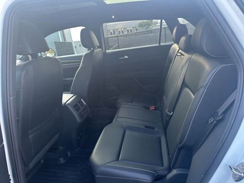 Used 2020 Volkswagen Atlas Cross Sport SE w/ Panoramic Sunroof Package AWD/4WD image 11
