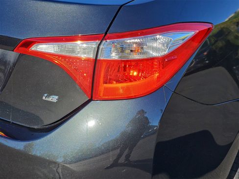 Used 2016 Toyota Corolla L image 35