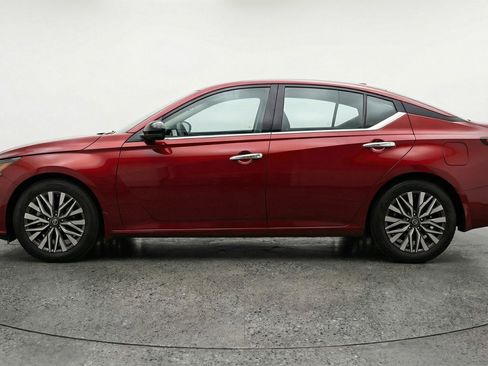 Used 2025 Nissan Altima 2.5 SV image 5