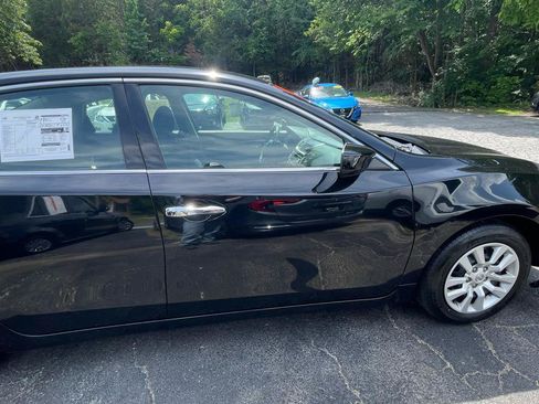 Used 2017 Nissan Altima 2.5 S w/ Power Driver Seat Package FWD image 11