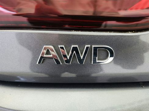 Used 2019 INFINITI Q60 3.0t Luxe w/ Essential Package image 29