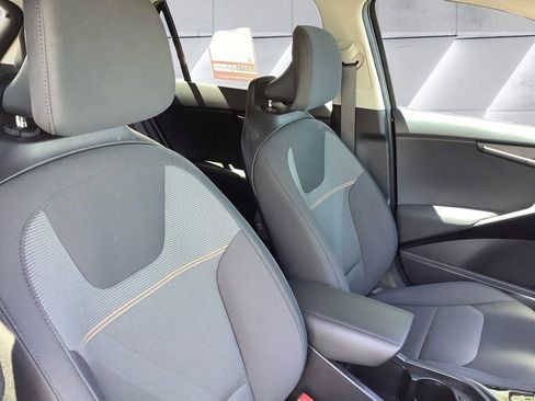 Used 2025 Kia Niro LX FWD image 14