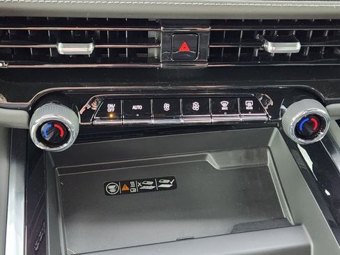 New 2026 Chevrolet Suburban Z71 w/ Comfort Package image 15