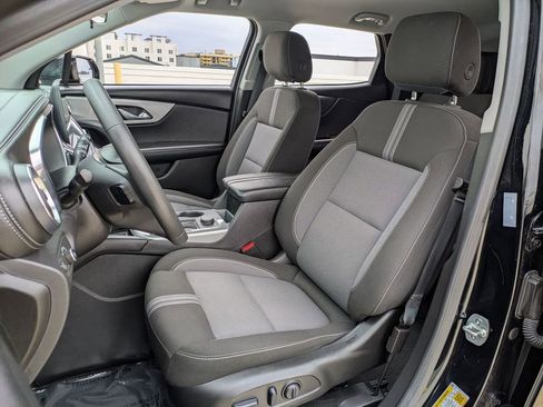 Used 2025 Chevrolet Blazer LT image 23