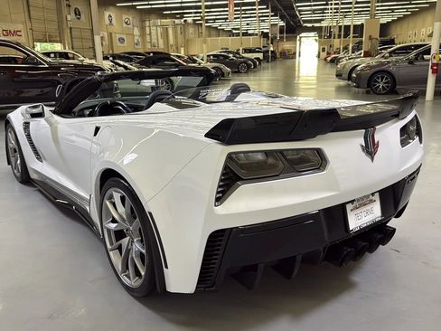 Used 2016 Chevrolet Corvette Z06 w/ 3LZ Preferred Equipment Group RWD image 10
