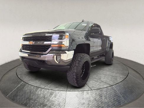 Used 2019 Chevrolet Silverado 1500 LT w/ All Star Edition AWD/4WD image 3