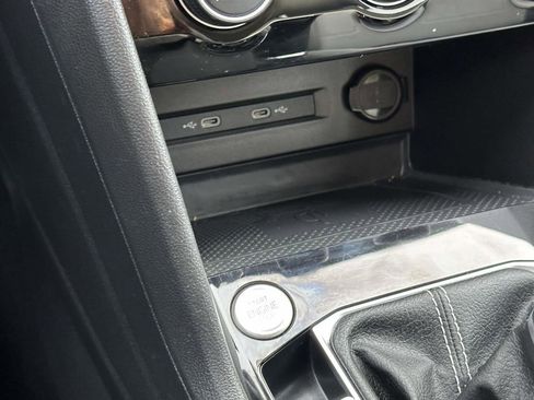 Used 2023 Volkswagen Taos SE w/ Black Wheel Package image 29