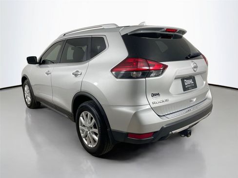 Used 2017 Nissan Rogue SV AWD/4WD image 10