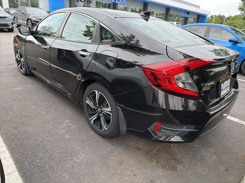 Used 2017 Honda Civic Touring image 6