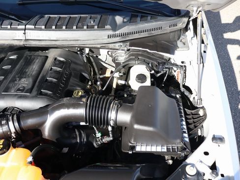 Used 2016 Ford F150 XLT w/ Equipment Group 302A Luxury image 15