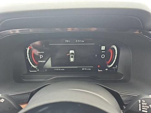 Used 2025 Nissan Pathfinder Platinum w/ Cargo Package FWD image 19