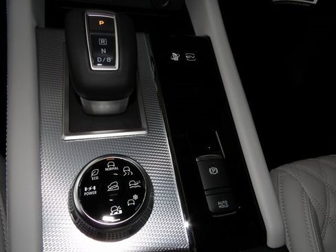 New 2025 Mitsubishi Outlander SEL image 23