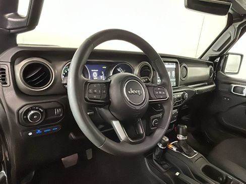 Used 2023 Jeep Wrangler Unlimited w/ Cold Weather Group AWD/4WD image 16