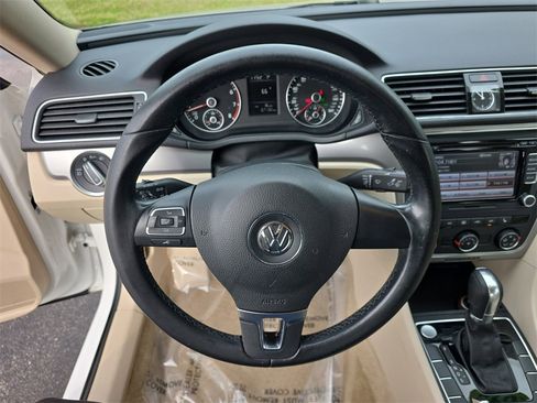 Used 2015 Volkswagen Passat 1.8T Limited Edition image 27