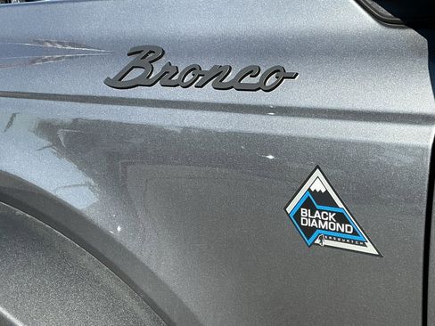 Certified 2022 Ford Bronco Black Diamond w/ Sasquatch Package image 36