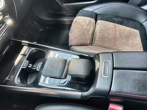 Used 2020 Mercedes-Benz GLB 250 image 23