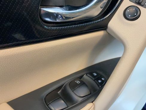 Used 2020 Nissan Rogue SL w/ Premium Package FWD image 23