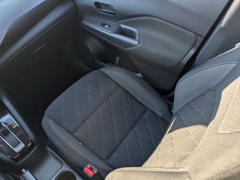 Used 2020 Nissan Kicks S image 11