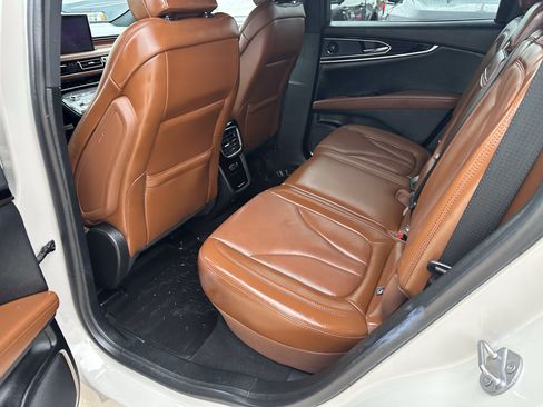 Used 2023 Lincoln Nautilus Reserve AWD/4WD image 13