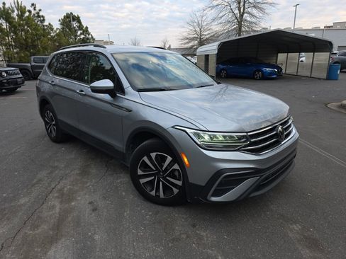 Used 2024 Volkswagen Tiguan S image 2